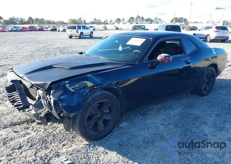 2016 Dodge Challenger Sxt z USA, uszkodzony, nr VIN 2C3CDZAG3GH124792